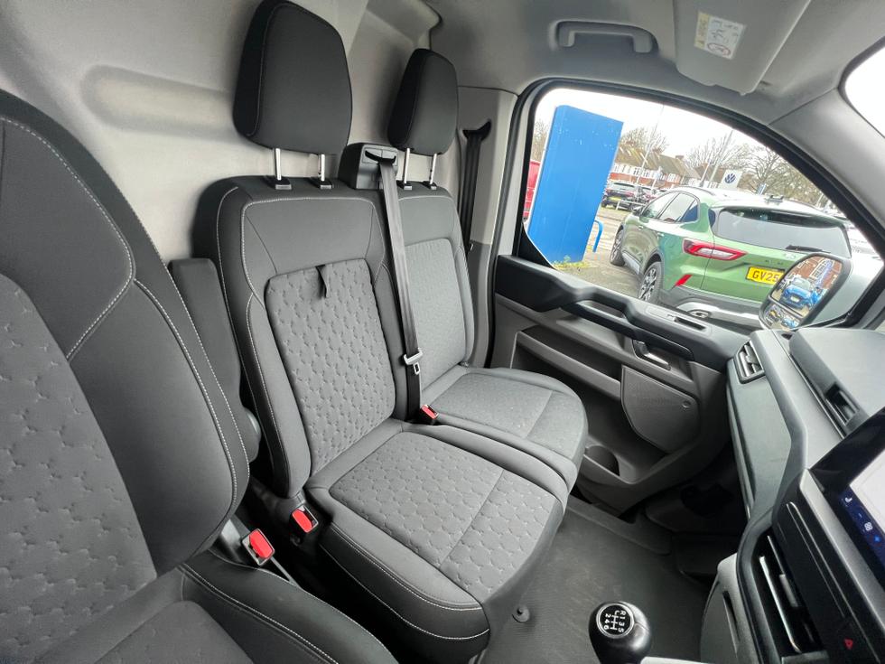 Ford Transit Custom Photo ff0d0615-515b-4965-b9f3-5e16e193ce9f.jpeg