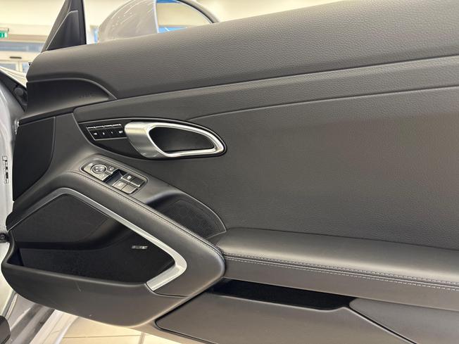PORSCHE 718 Boxster Photo 27