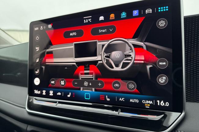 VOLKSWAGEN Tiguan Photo 32