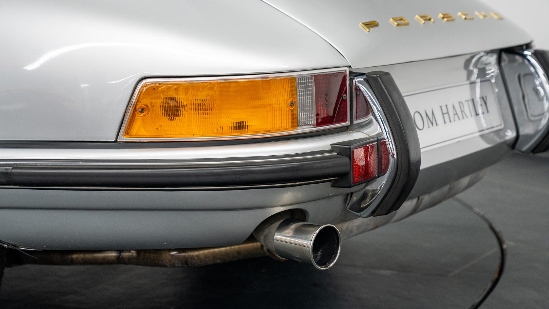 Porsche 911 Photo ff17a4df-5cd1-4551-aeaa-14795c94b5c1.jpg