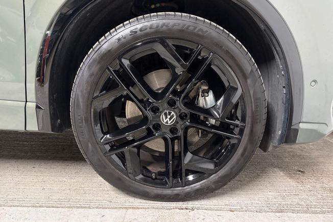 VOLKSWAGEN Tiguan Photo 5
