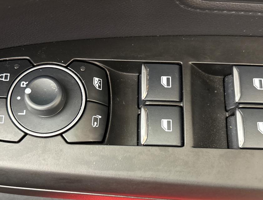 Ford Focus Photo ff227a54-82f6-4ff0-82f5-53dfd21dd23c.jpg