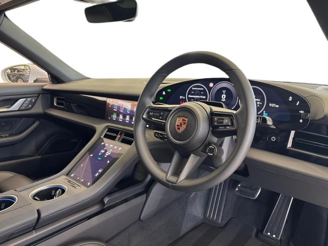 Porsche Taycan Photo 20