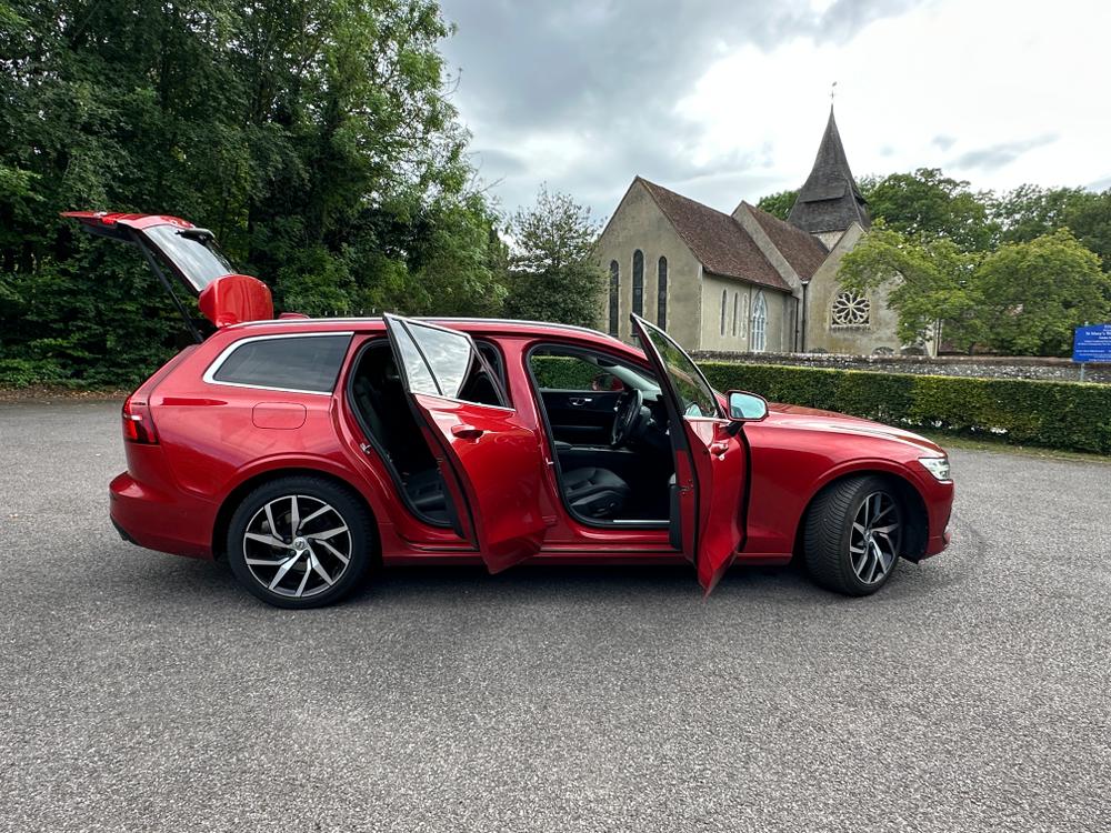 Used Volvo V60 KP69LTY 17