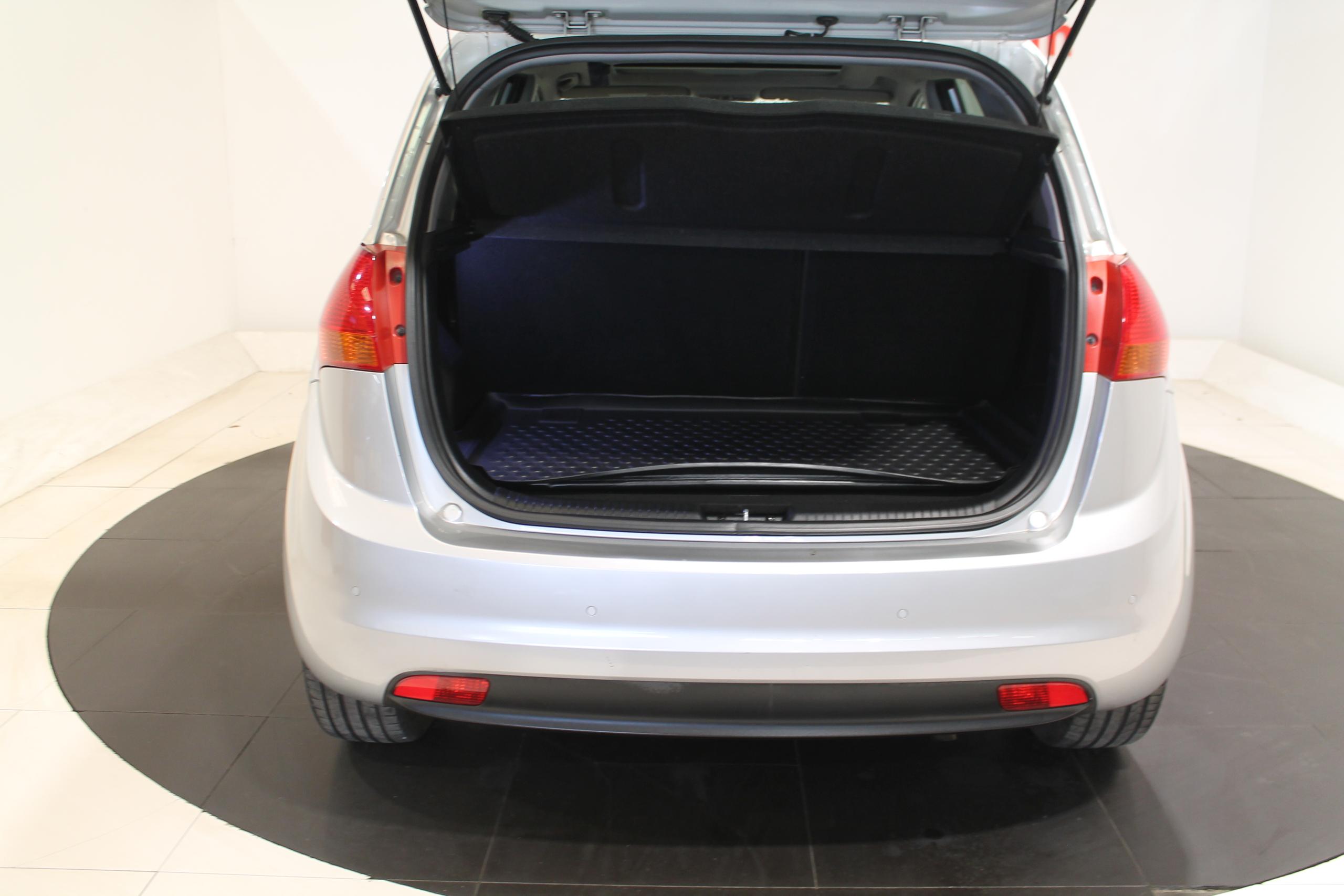 Kia Venga Photo 9