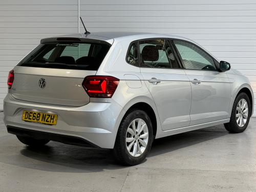 Volkswagen Polo Photo ff697c91-cce0-429f-9c4d-9fc4eb157c63.jpeg