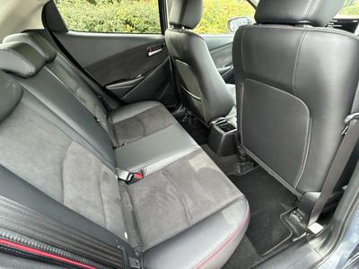 Mazda Mazda2 Photo 10