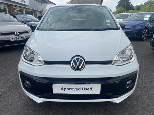 Volkswagen up! Photo ff93e5d3-f6f1-4470-bb83-91ec2bd7d3a9.jpg