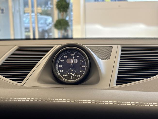 PORSCHE Macan Photo 18