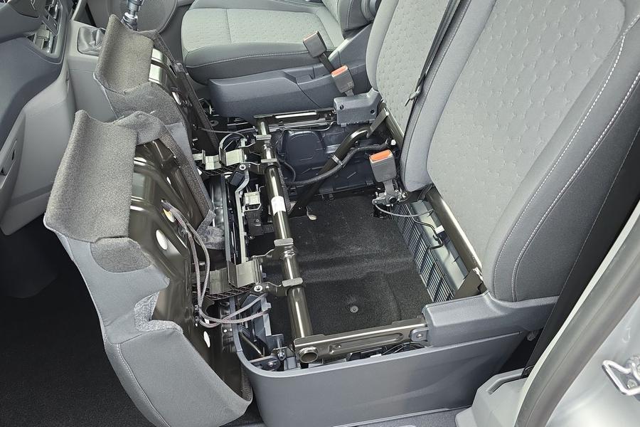 Ford TRANSIT CUSTOM Photo ffb8d8ee-1ce4-4d6d-bee0-3e93c0465ecc.jpg