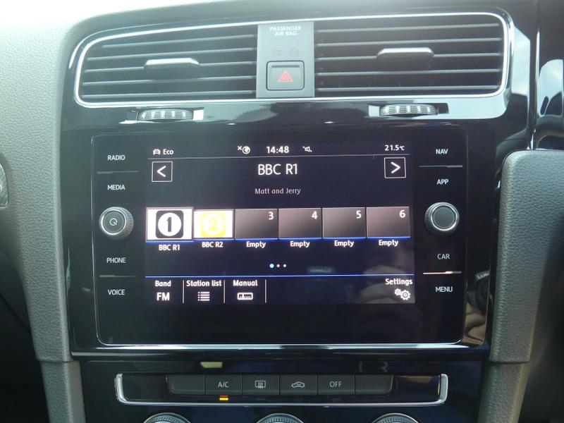Volkswagen Golf Photo ffbbe1ca-2bd3-43bd-99de-f716813066e0.jpg