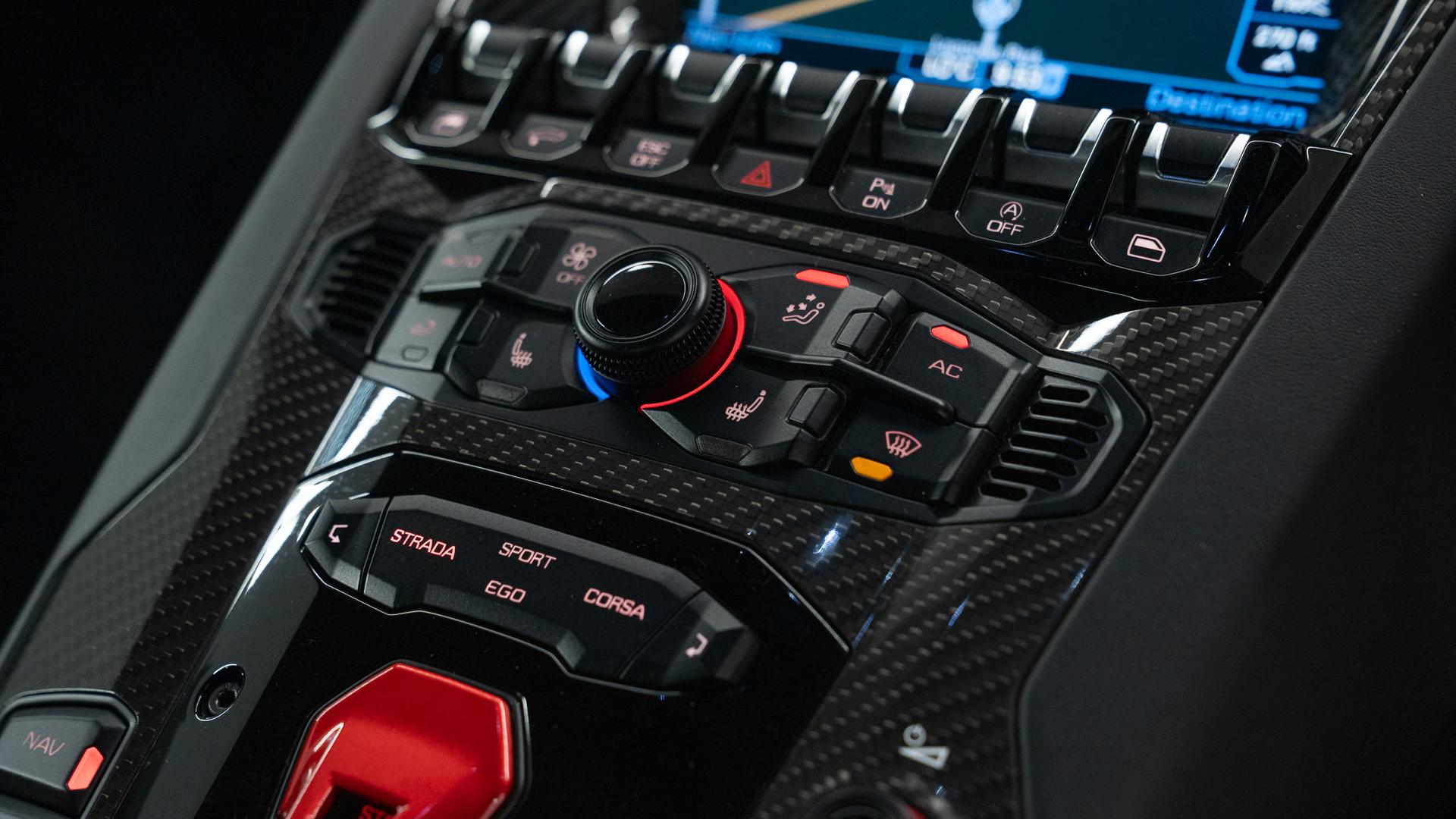 LAMBORGHINI Aventador Photo ffc15280-dc8b-4645-9b29-50e8458c6dfe.jpg