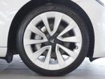 TESLA Model 3 Photo 1