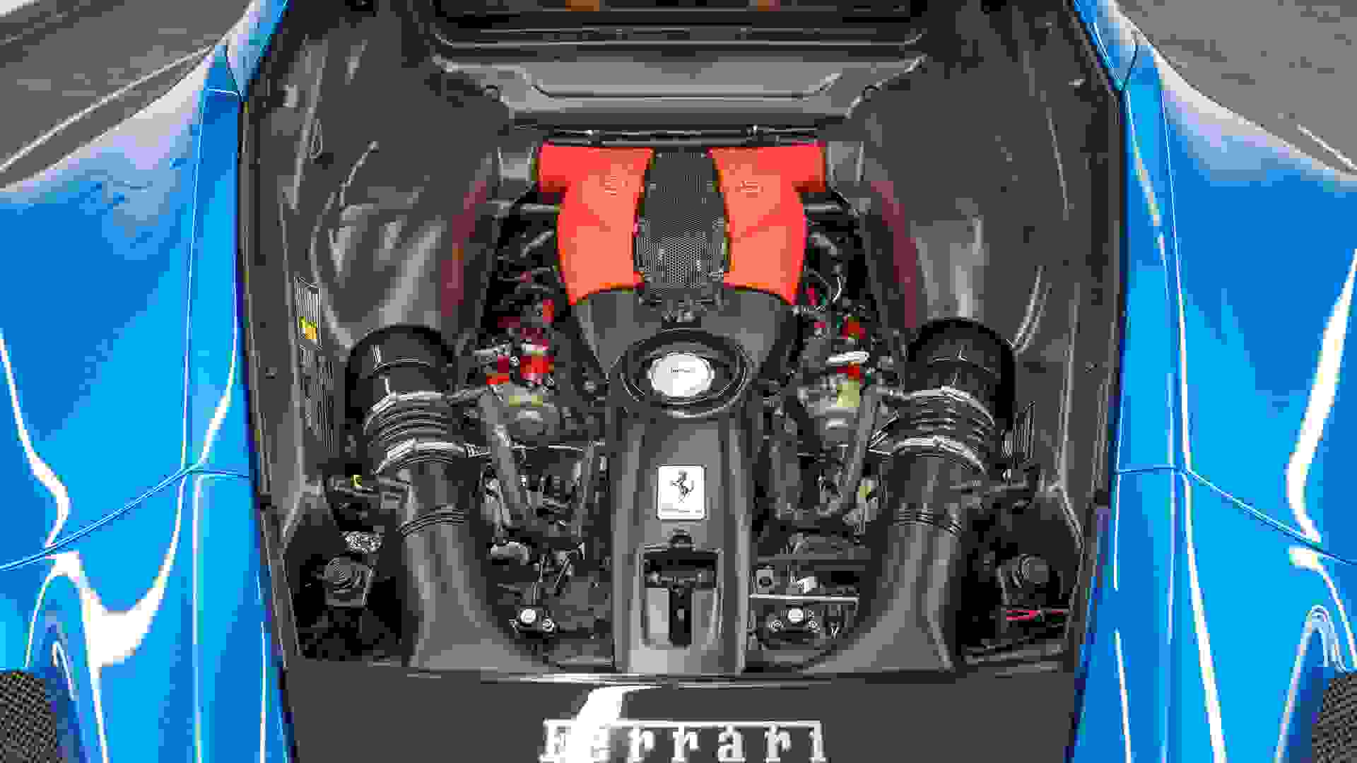 Ferrari F8 Photo ffc742e6-abe4-484d-8272-534c5c8553e3.jpg