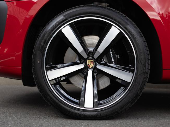 PORSCHE Macan Photo 4