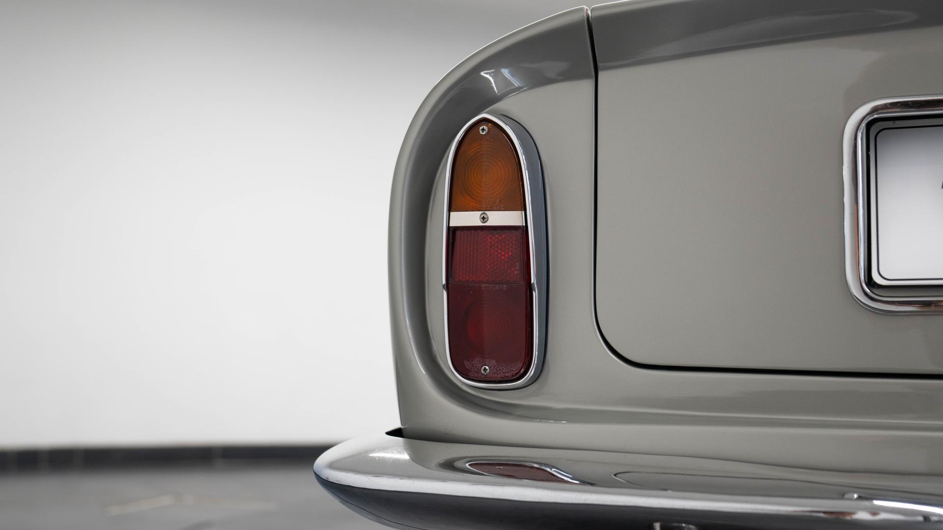 Aston Martin DB6 Photo ffd63070-ce66-414a-b494-f893e1258b7d.jpg
