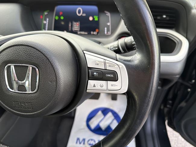 Honda Jazz Photo ffeb2d21-dffa-4035-a6ad-32a8ef40ed34.jpg
