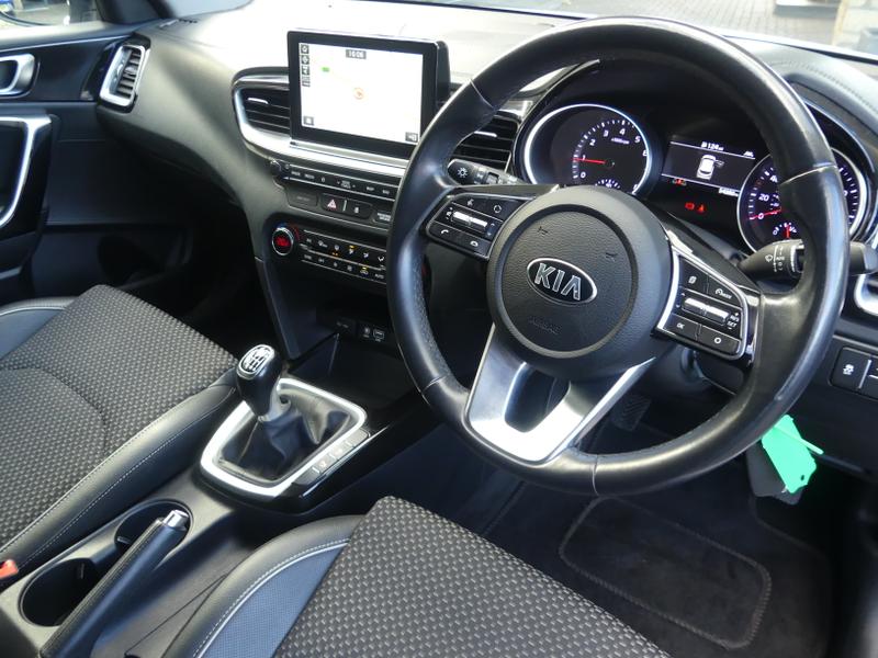 Kia Ceed Photo ffed6b64-026c-42ec-800c-f26ffdfa5a94.jpg