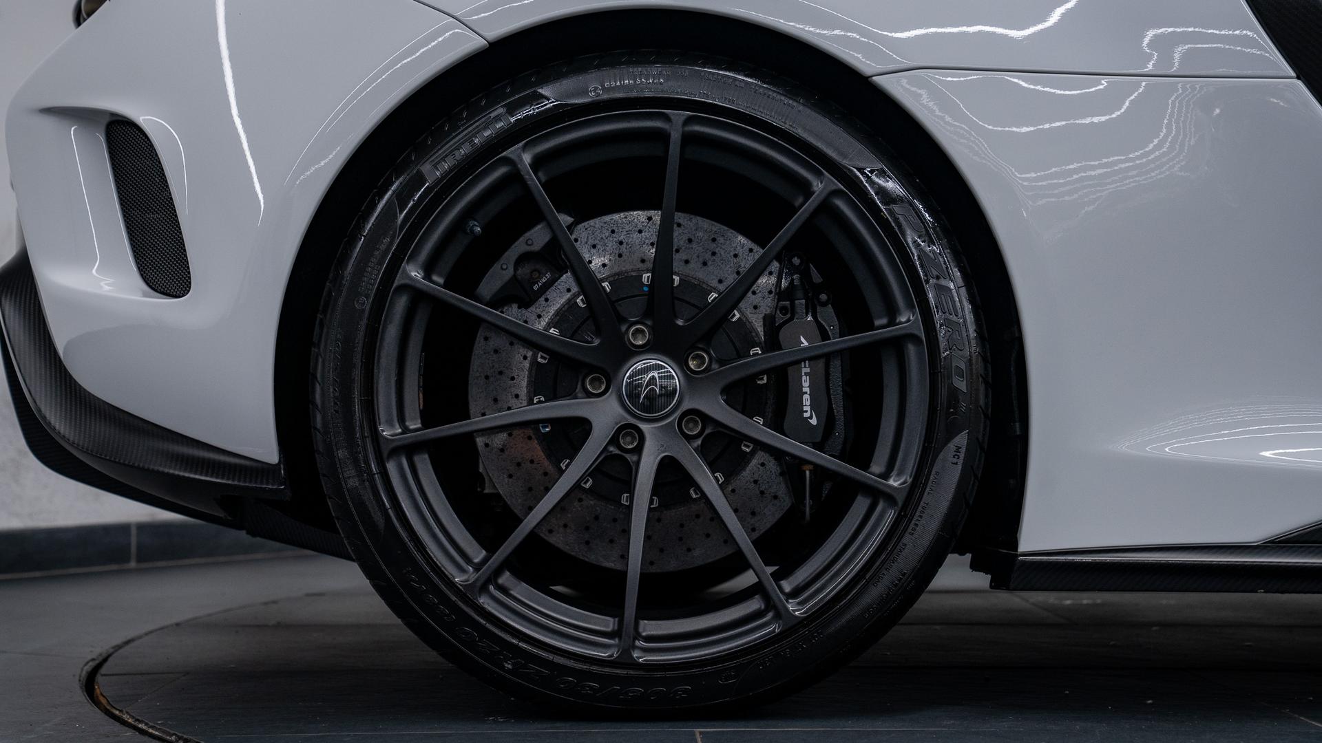 McLaren 675 LT Photo fffabcb3-5008-4f50-b476-b34afcbc32ca.jpg
