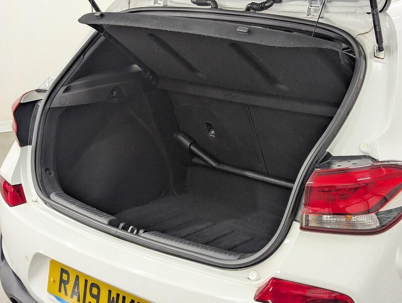 Hyundai i30 Photo freshmotors-00c3c954fd22b97c166b13e4eb8e91219ff28421.jpg