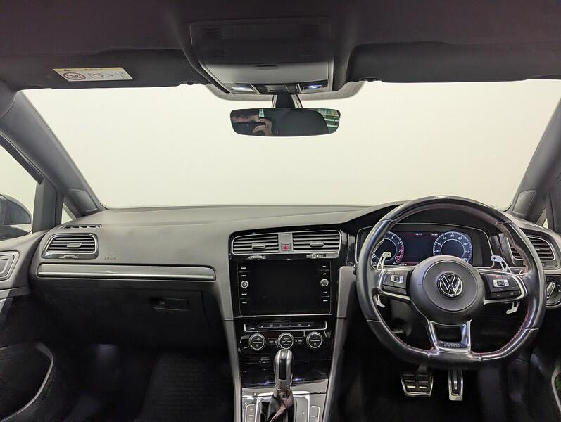 Volkswagen Golf Photo freshmotors-05f30789480dbc1d1adb4cba4eeebe97f4db99b5.jpg