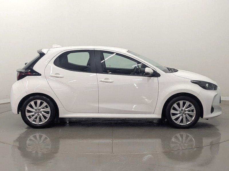 Toyota Yaris Photo freshmotors-17910ea2f70cfa0483df0b0e3c08bf5f3f42a32e.jpg