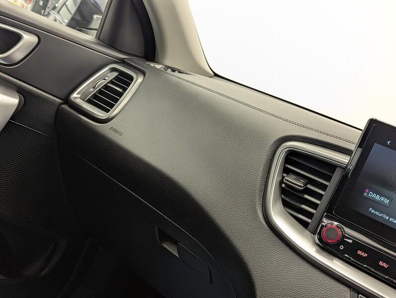 Kia Ceed Photo freshmotors-1e339adfc1052f82eec1318a91791b3ed40c6993.jpg