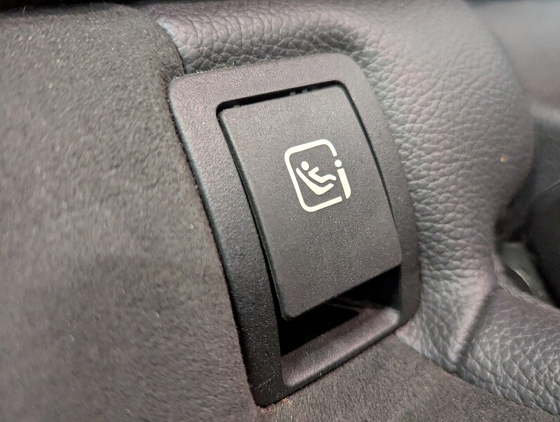 Mercedes-Benz E Class Photo freshmotors-21e013ddf6ec35bc02ce7673acd517de4548ed1f.jpg