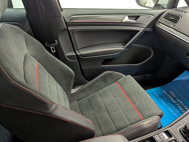 Volkswagen Golf Photo freshmotors-28ea15ecb85d20c1fd3424c144c47b2517dadeb3.jpg