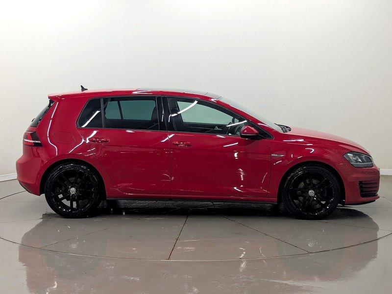 Volkswagen Golf Photo freshmotors-2a9849298be95d7141a8ac5412ca330e0d614fab.jpg