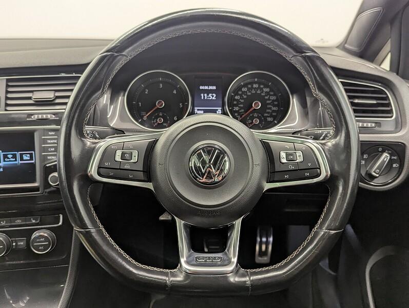Volkswagen Golf Photo freshmotors-2b93ac97283f205959f1718a861020599a323811.jpg