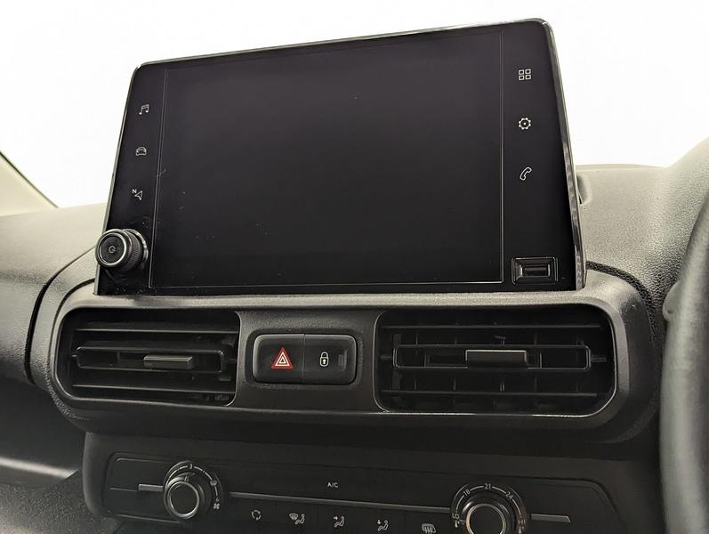 Vauxhall Combo Photo freshmotors-385a406be290c7d0d752b4db389ba913a9c0516f.jpg