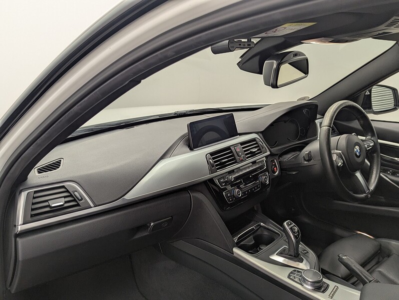 BMW 3 Series Photo freshmotors-3b3f46b234e0d6610998d6f71b905fd32a83a691.jpg