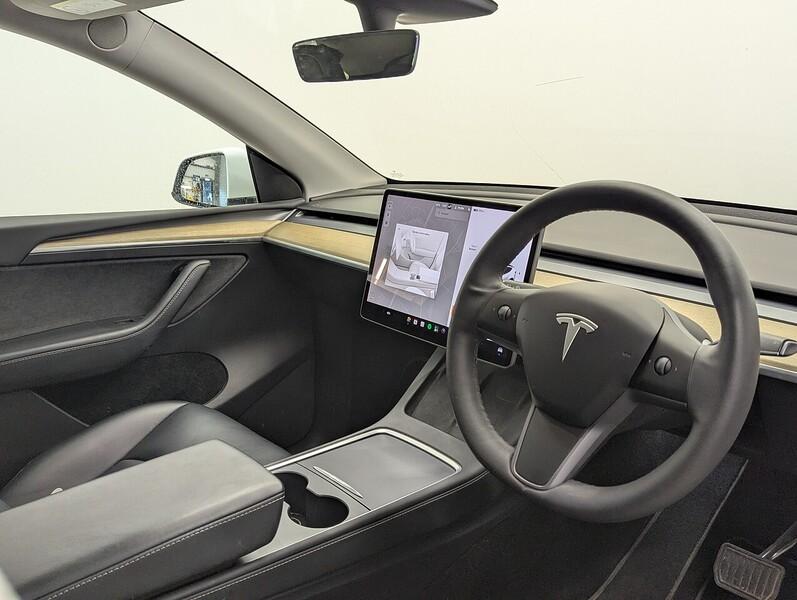 Tesla Model Y Photo freshmotors-423de7619484ddb0bea6f089e23d6d3b3852c202.jpg
