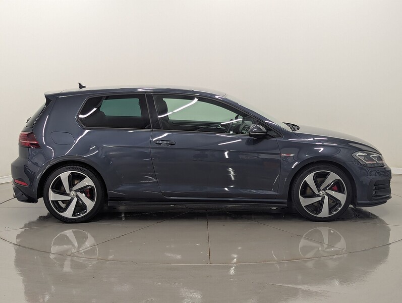 Volkswagen Golf Photo freshmotors-43945e1885294cf6c2644b48403857825e3f12e7.jpg