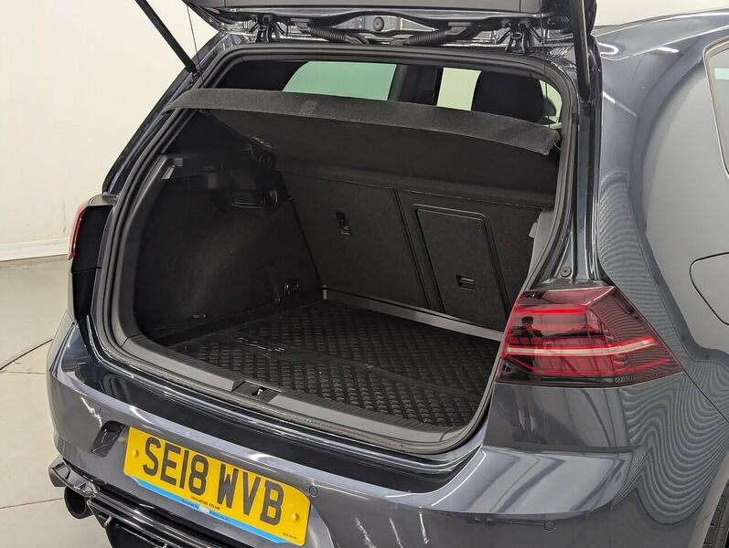 Volkswagen Golf Photo freshmotors-4907ea0eed451ee8311dc6592498a368040795f1.jpg