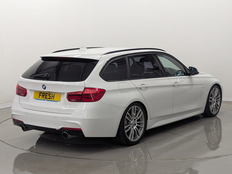 BMW  3 Series Photo freshmotors-566741e11c578b85542104cbf41f73967088e5b3.jpg