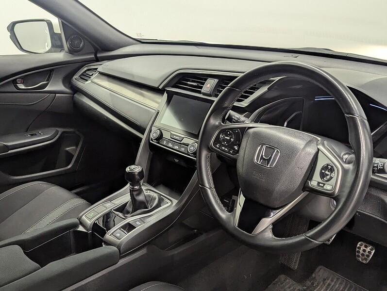 Honda Civic Photo freshmotors-56bbdcfb1bdb54e1ca10f4b3e1beb90beed2e32d.jpg