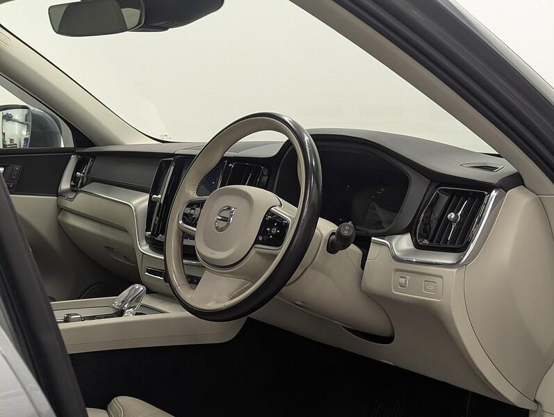 Volvo XC60 Photo freshmotors-5843478c25ea3688525d7e2d775cc1663650c045.jpg