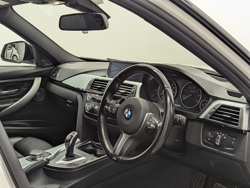 BMW 3 Series Photo freshmotors-5aca59a8ee6f636e83fea696e218fb9dc3818b3b.jpg