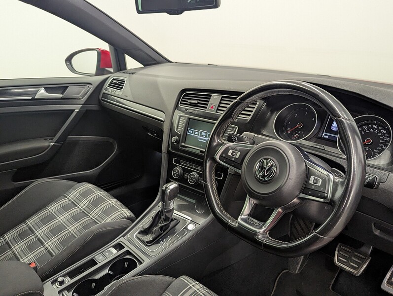 Volkswagen Golf Photo freshmotors-648178799fdbe6c05ead5e68db49cbb2fba974b1.jpg