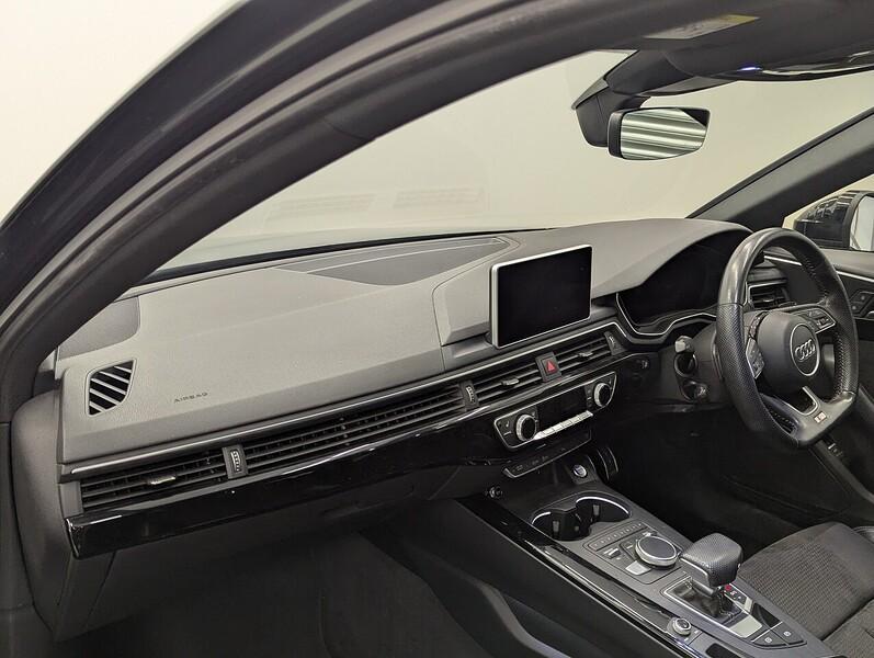 Audi A4 Avant Photo freshmotors-6beff2700f523869f26a212e9e5a255e65366795.jpg