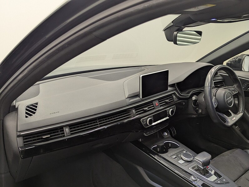Audi A4 Avant Photo freshmotors-6beff2700f523869f26a212e9e5a255e65366795.jpg