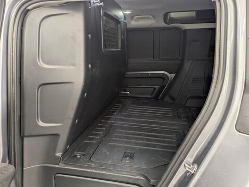 Land Rover Defender 110 Photo freshmotors-6fbc5c9518957739bc2ea54f953bc9e5a856a593.jpg