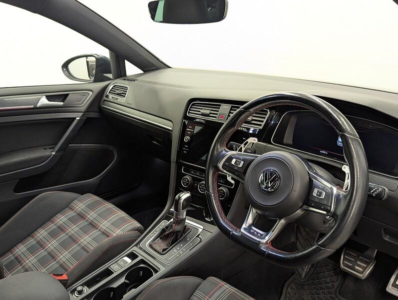 Volkswagen Golf Photo freshmotors-70148d2191bba746bc581d4897254734020f53b3.jpg