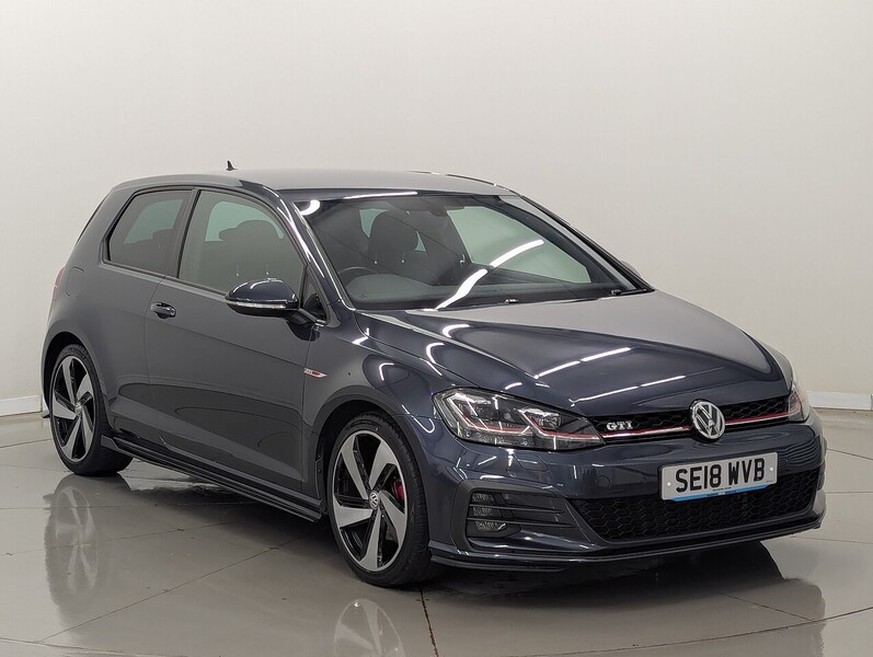 Volkswagen Golf Photo freshmotors-703bfaf11c5845f9a78252c0576a6f713288f25b.jpg
