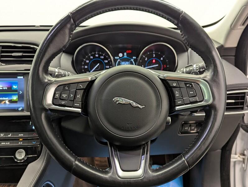 Jaguar F-PACE Photo freshmotors-72763e9bdcb50c4a6b6d7e7ed2d67d97b04964fc.jpg