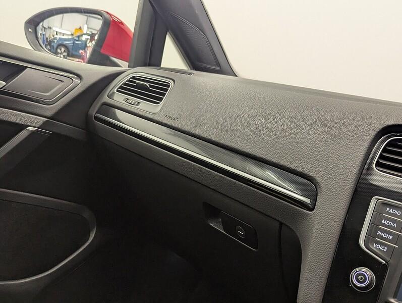 Volkswagen Golf Photo freshmotors-76d496478344e4edb71fb1f9bd179bc9766f3b9d.jpg