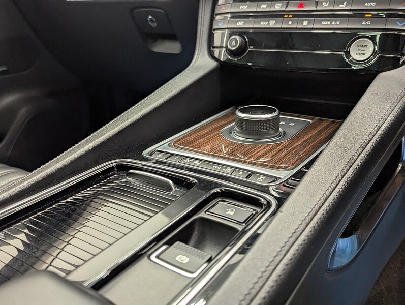 Jaguar F-PACE Photo freshmotors-7f4a4051cb8f0e6efd28e910e1ae2c1318cc8a30.jpg