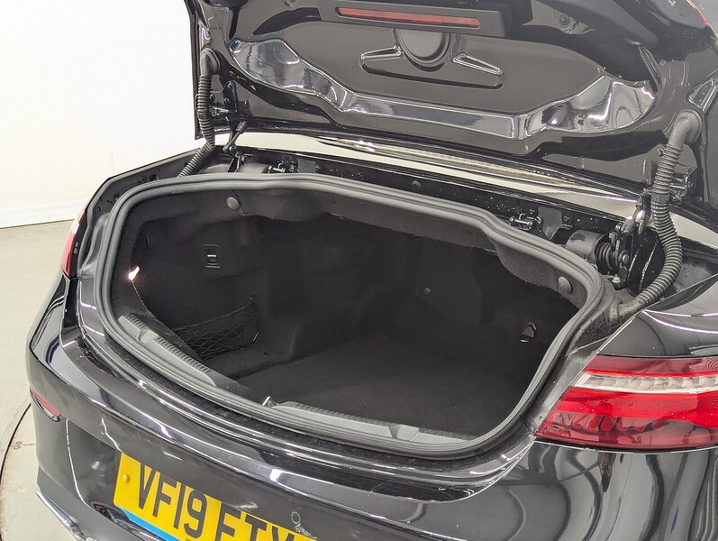 Mercedes-Benz E Class Photo freshmotors-7fcba8597319e5ae2e8cfe20f16d9b7102ef3e7b.jpg